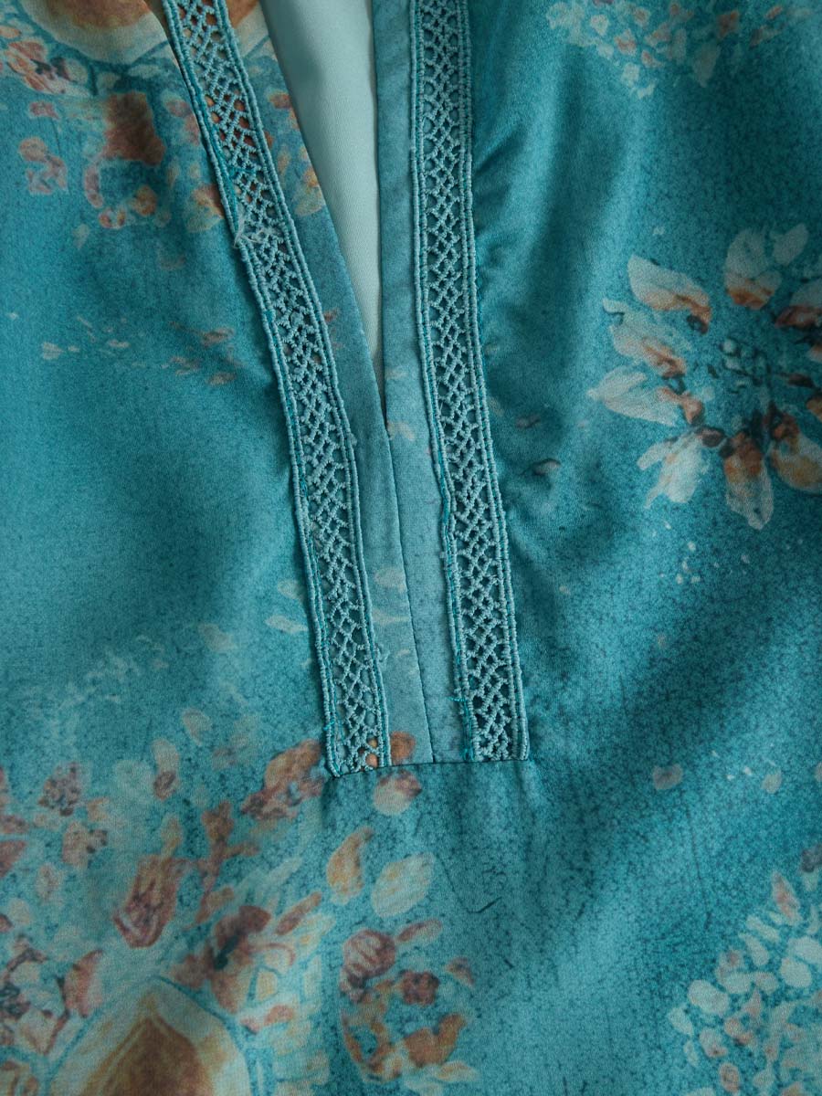 Retro Ethnic Blouse Featuring Floral Lace Accents