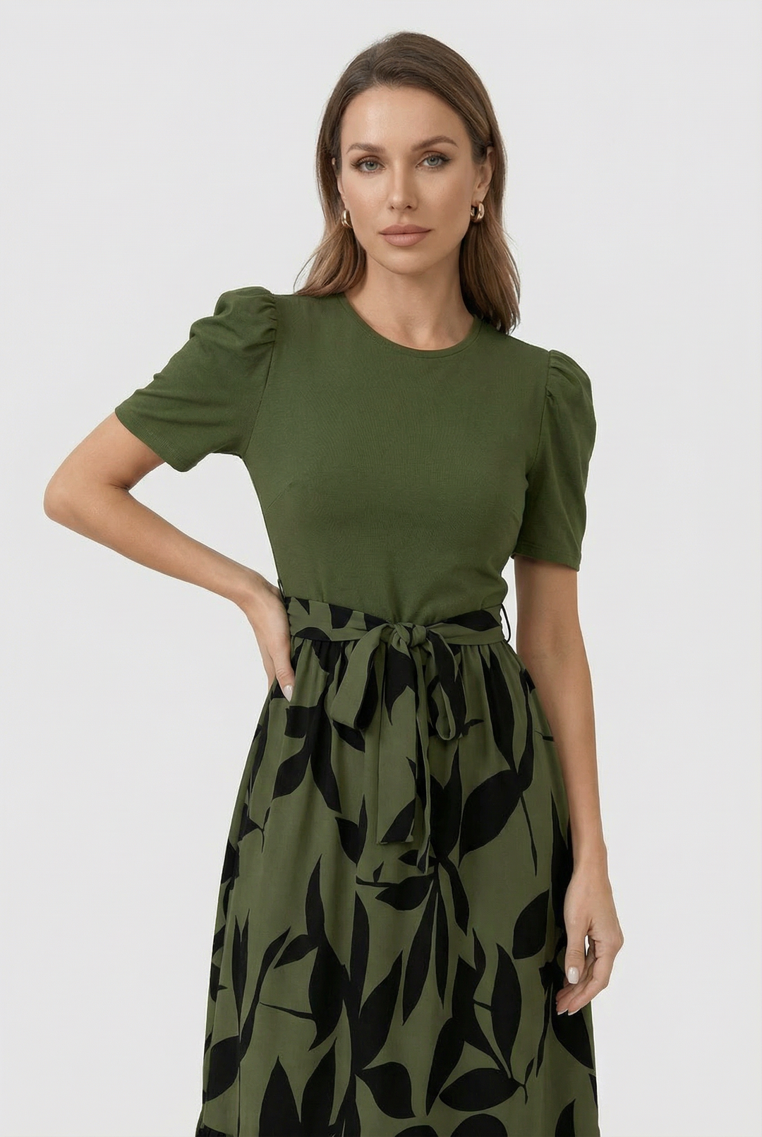 Edita | Elegant Maxi Dress with Stand-Up Collar for a Romantic Look