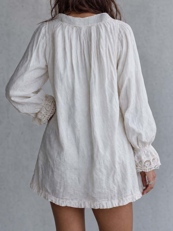 Vintage-Style White Mini Dress with Lace Trim and Zip-Up Collar