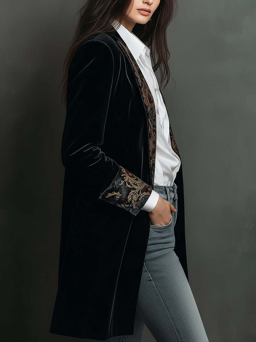 Octavia | Short Jacket Featuring Baroque Details