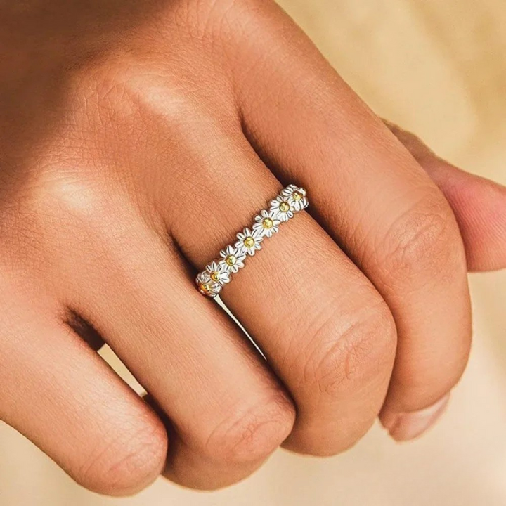 Florentina - Silver Flower Ring