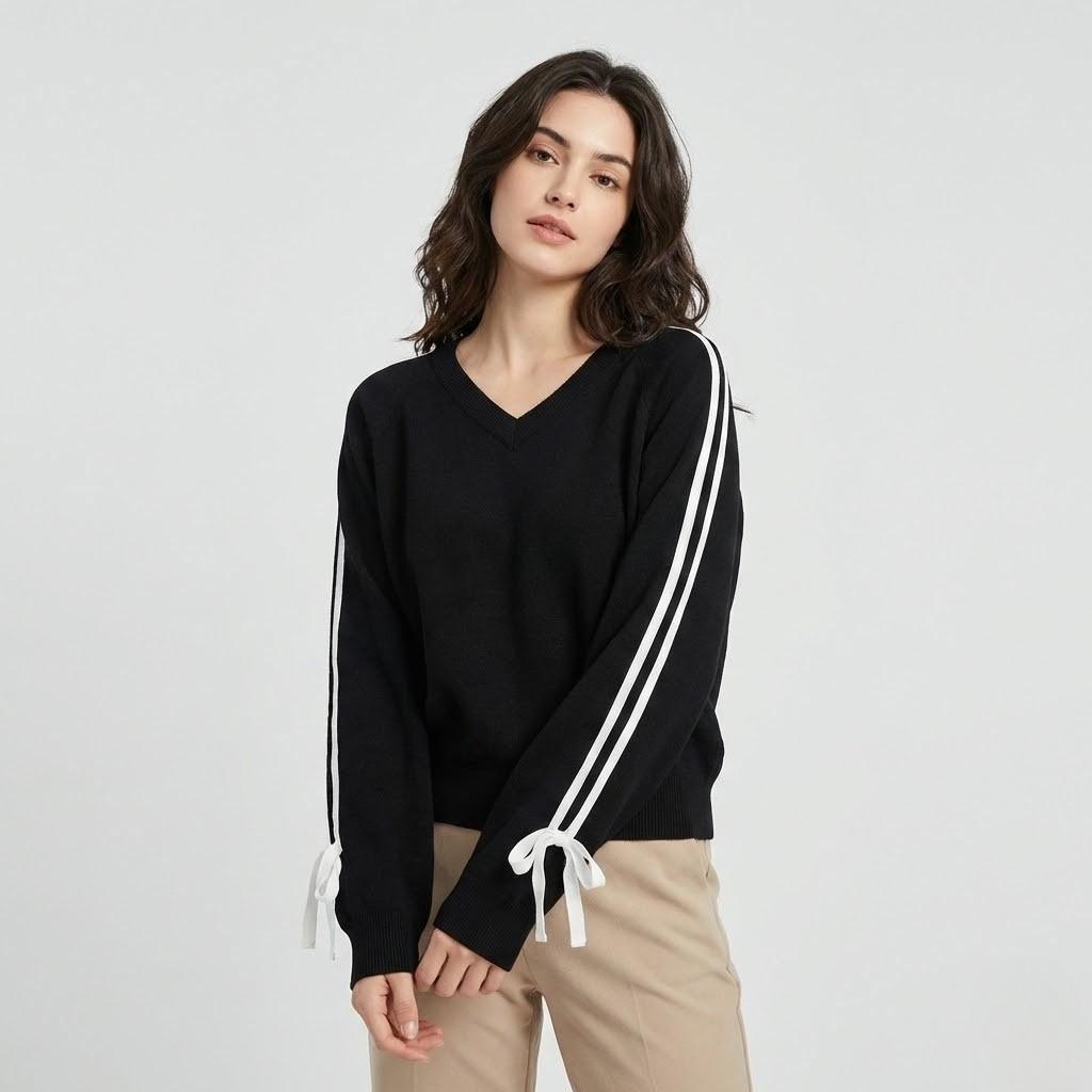 Cozy Loose-Fit V-Neck Knitted Sweater with Contrast Accents