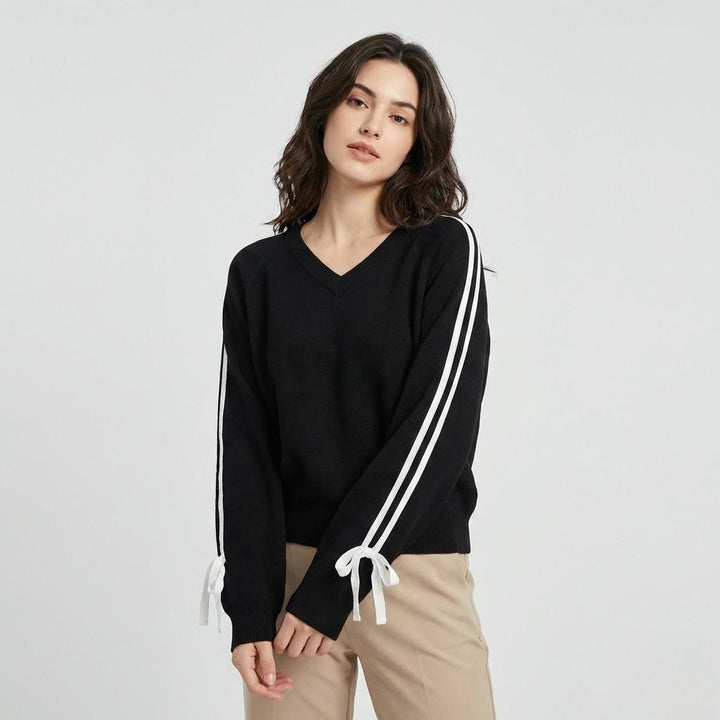 Cozy Loose-Fit V-Neck Knitted Sweater with Contrast Accents