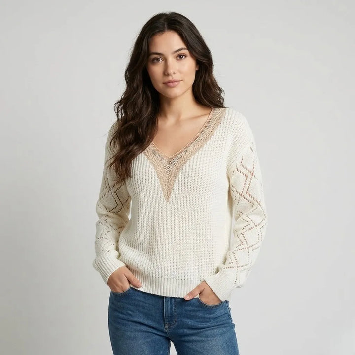 Cozy V-Neck Knitted Sweater for a Relaxed Fit