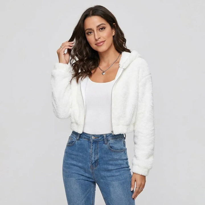Cozy Loose-Fit Short Jacket Crafted from Soft Synthetic Fur