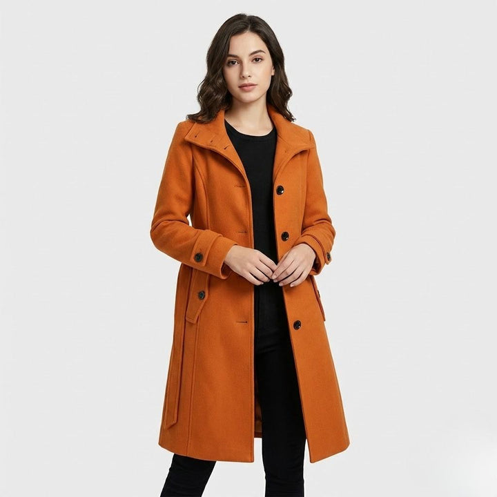 Chic Urban Fitted Coat in Luxurious Wool Blend