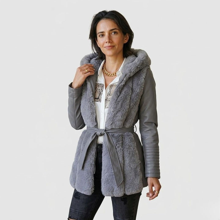 Tailored Jacket with Wide Collar and Customizable Fit