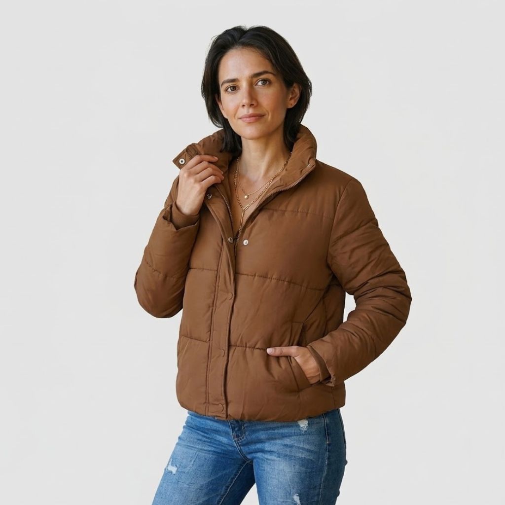 Polyester Hooded Short Quilted Jacket with Convenient Pockets