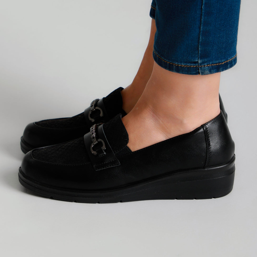 Chic Moccasins Offered in Four Stunning Colors