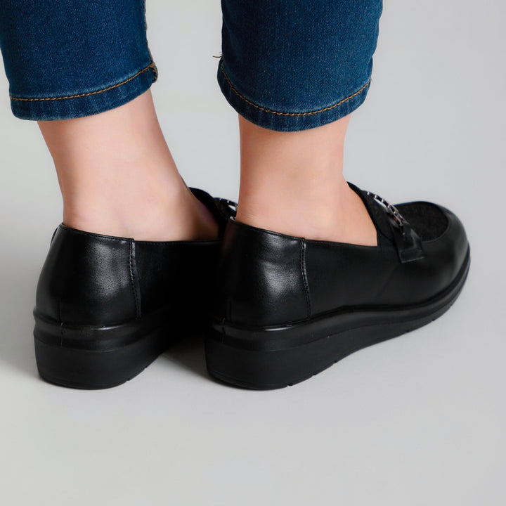 Chic Moccasins Offered in Four Stunning Colors