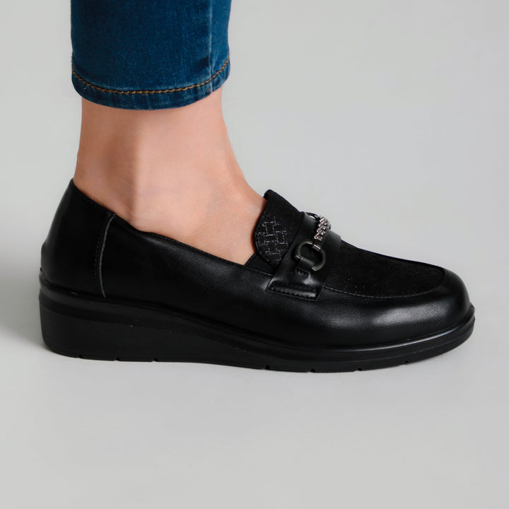 Chic Moccasins Offered in Four Stunning Colors