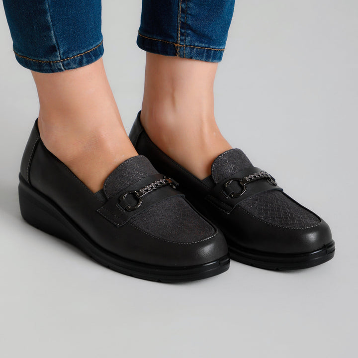 Chic Moccasins Offered in Four Stunning Colors