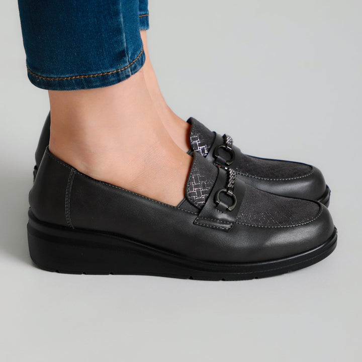 Chic Moccasins Offered in Four Stunning Colors