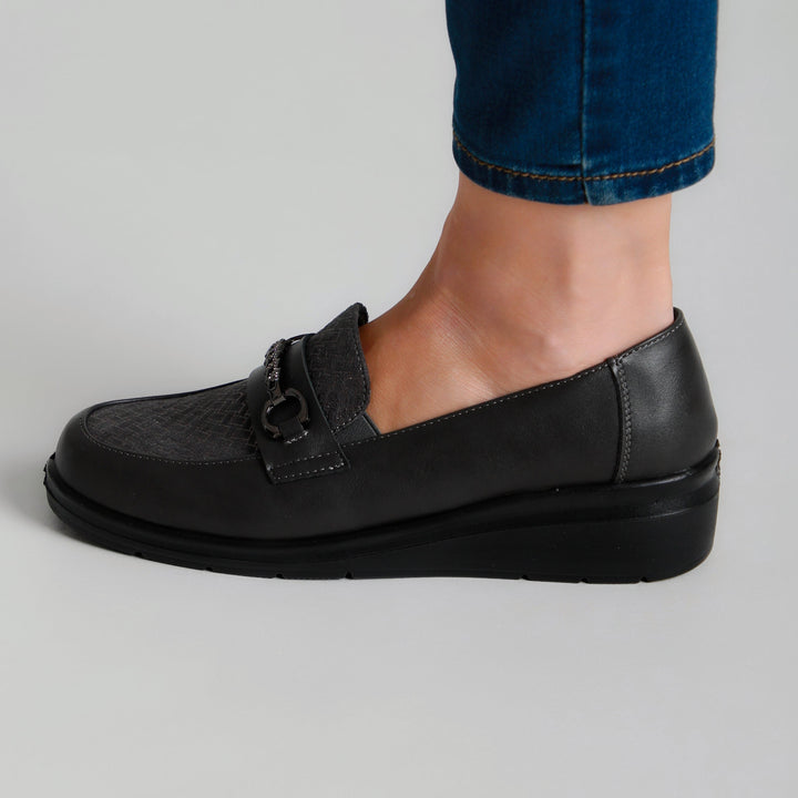 Chic Moccasins Offered in Four Stunning Colors