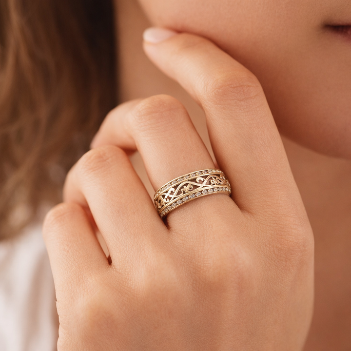 Olivia Ring - Light-Coloured Hollow Gold