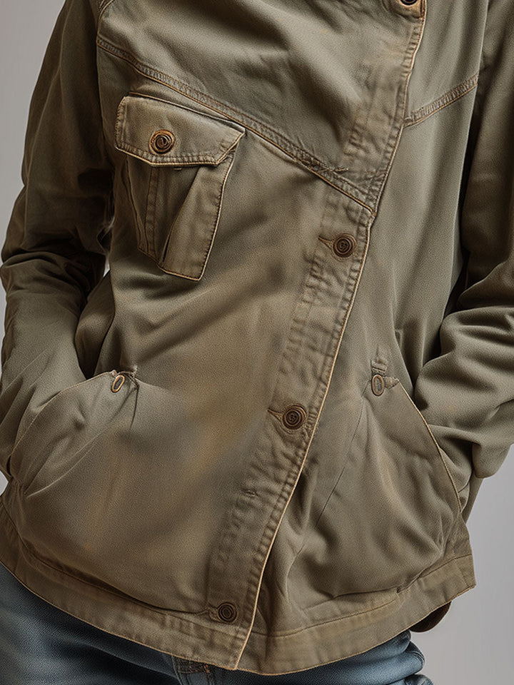Vintage-Inspired Jacket with Classic Collar and Side Pockets