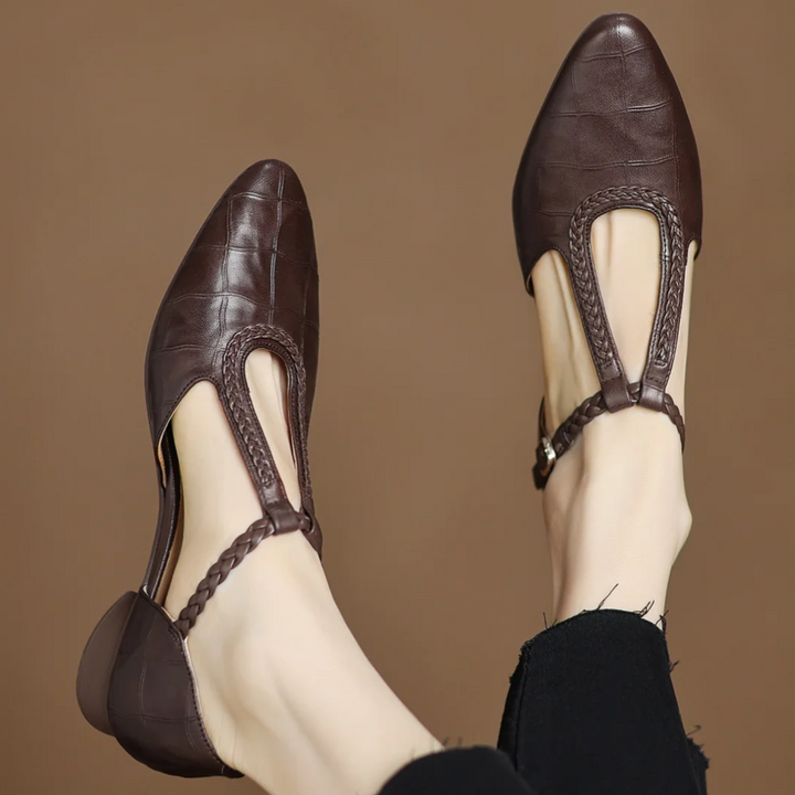 Greta – Classic Leather T-Steg Shoes with Woven Details