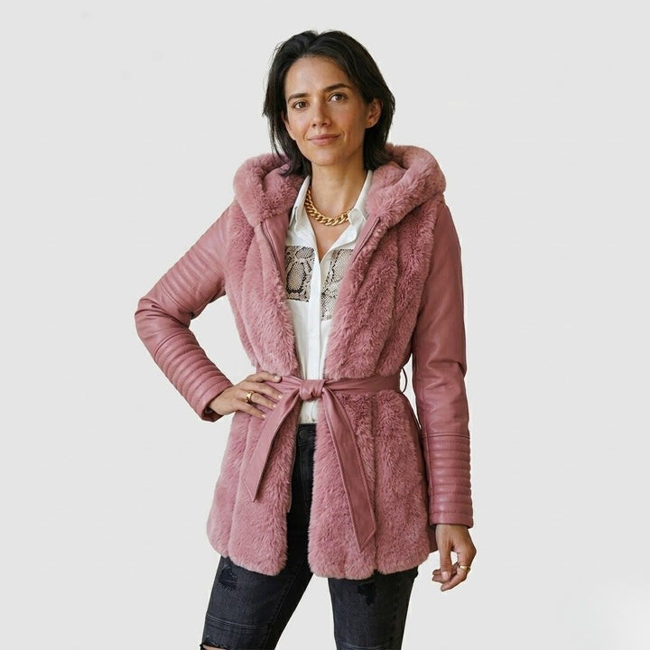 Tailored Jacket with Wide Collar and Customizable Fit