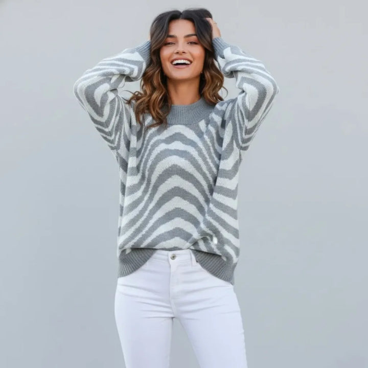 Cozy Relaxed-Fit Knitted Sweater with Graphic Print