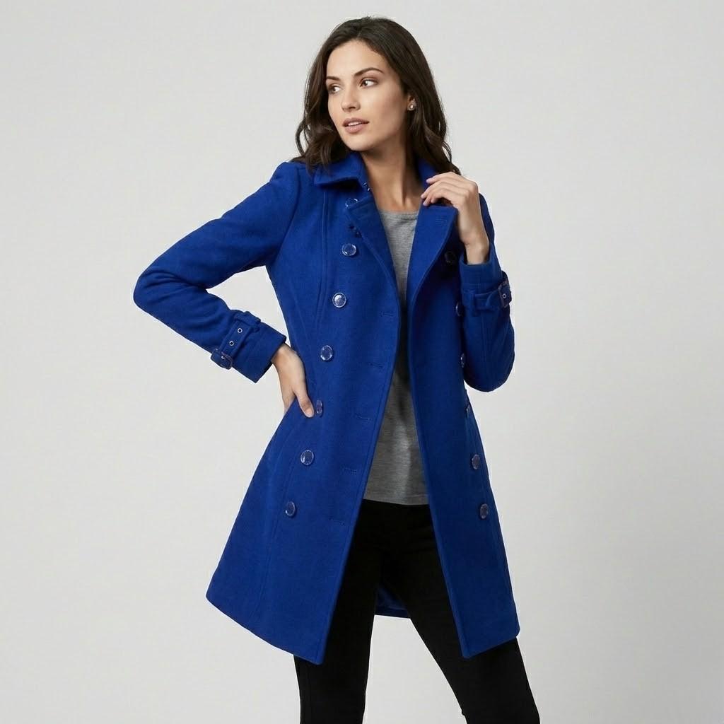Urban-Style Fitted Wool Blend Coat with Structured Design