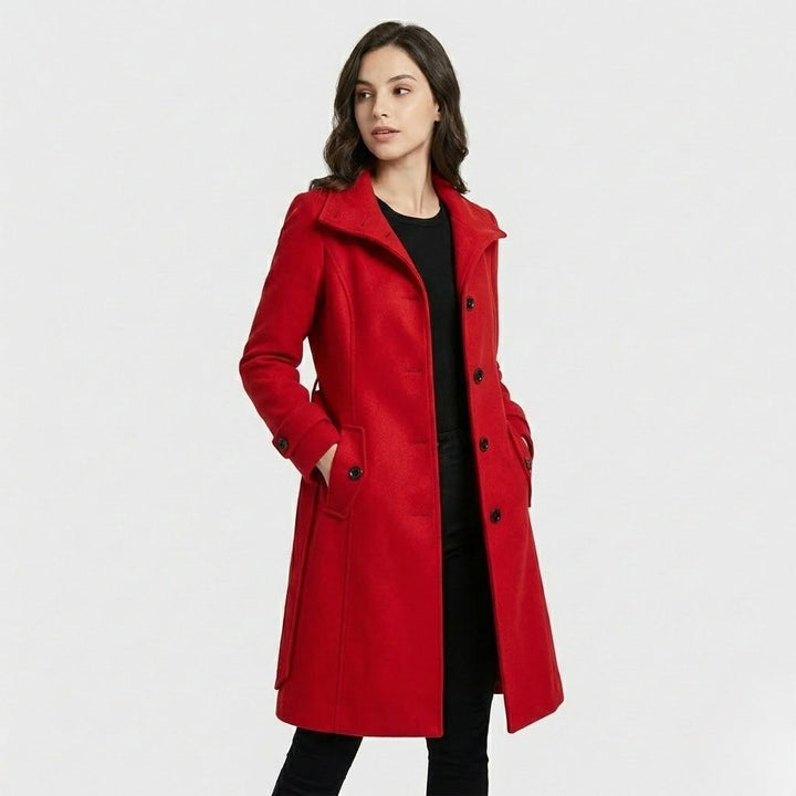 Chic Urban Fitted Coat in Luxurious Wool Blend