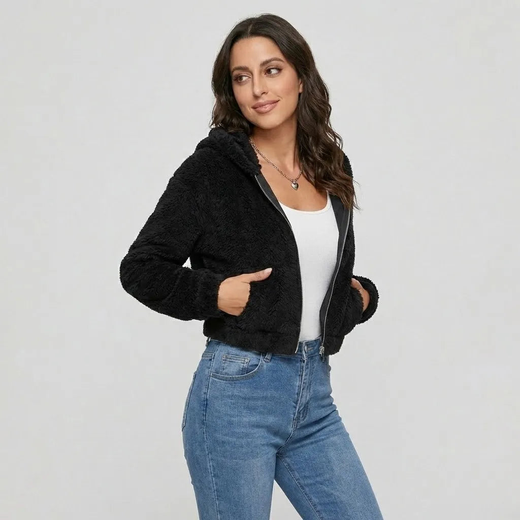 Cozy Loose-Fit Short Jacket Crafted from Soft Synthetic Fur