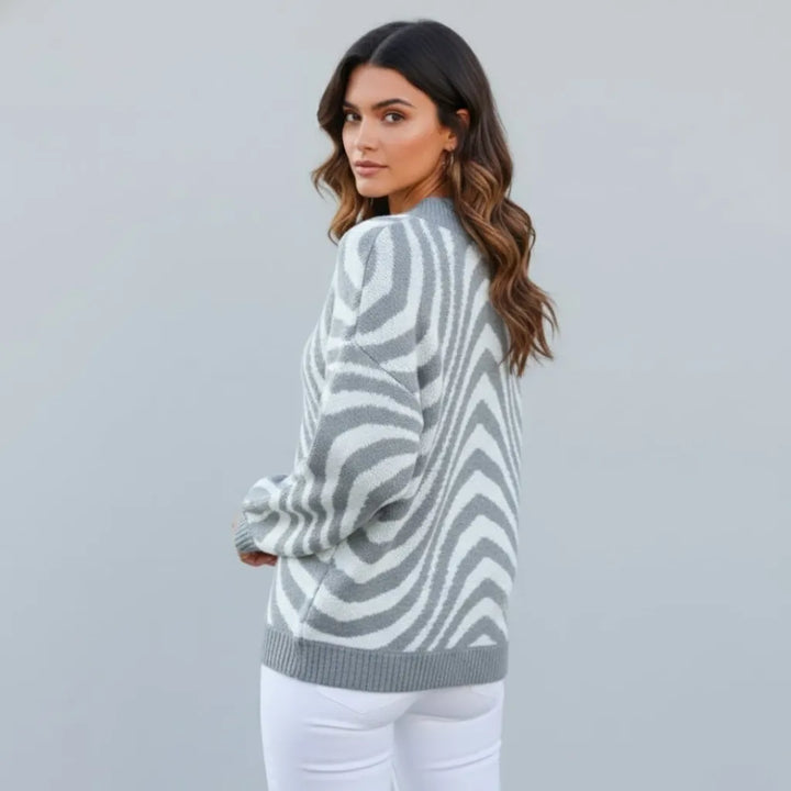 Cozy Relaxed-Fit Knitted Sweater with Graphic Print