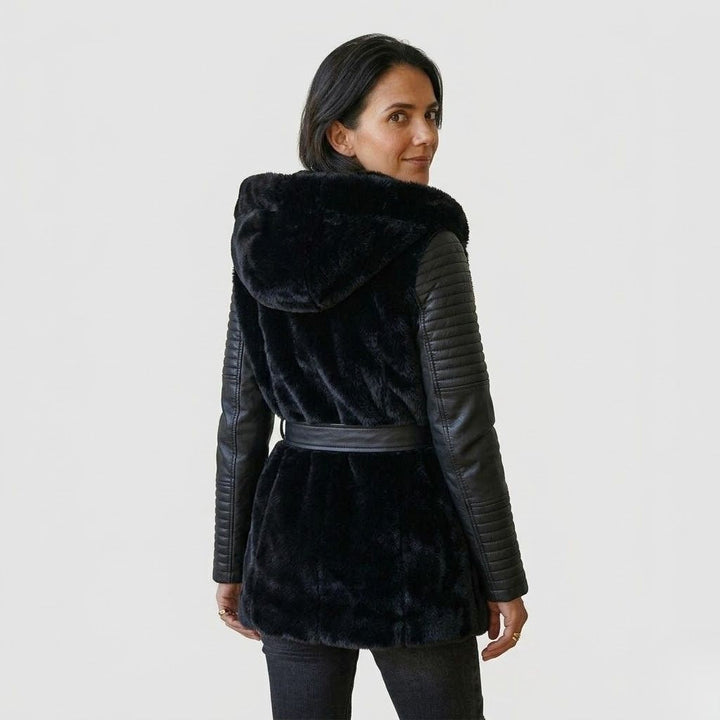 Tailored Jacket with Wide Collar and Customizable Fit