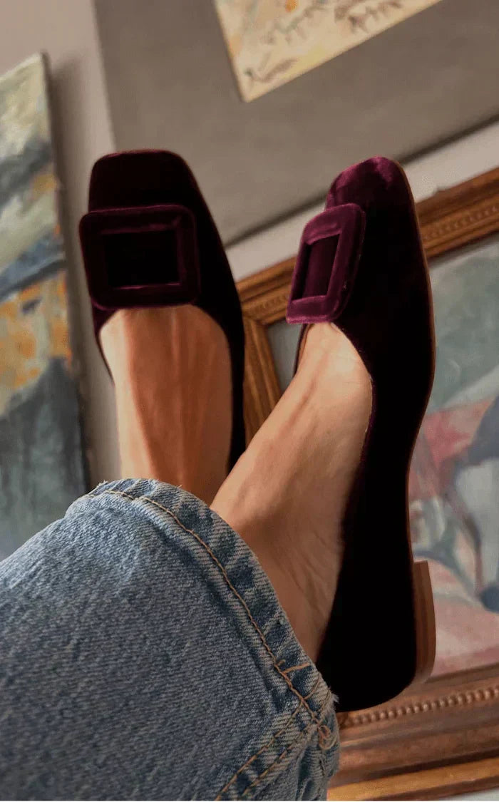 Noë™ | Suede Loafers with Design