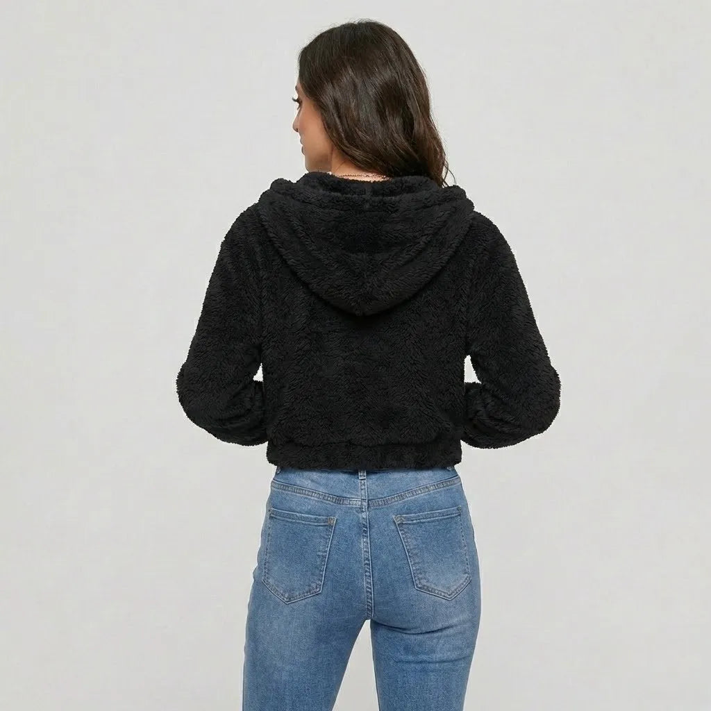 Cozy Loose-Fit Short Jacket Crafted from Soft Synthetic Fur