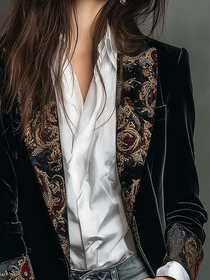 Octavia | Short Jacket Featuring Baroque Details