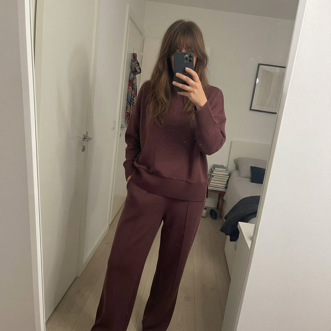 Relaxed Fit Tracksuit Set with Sweatshirt and Straight-Leg Pants