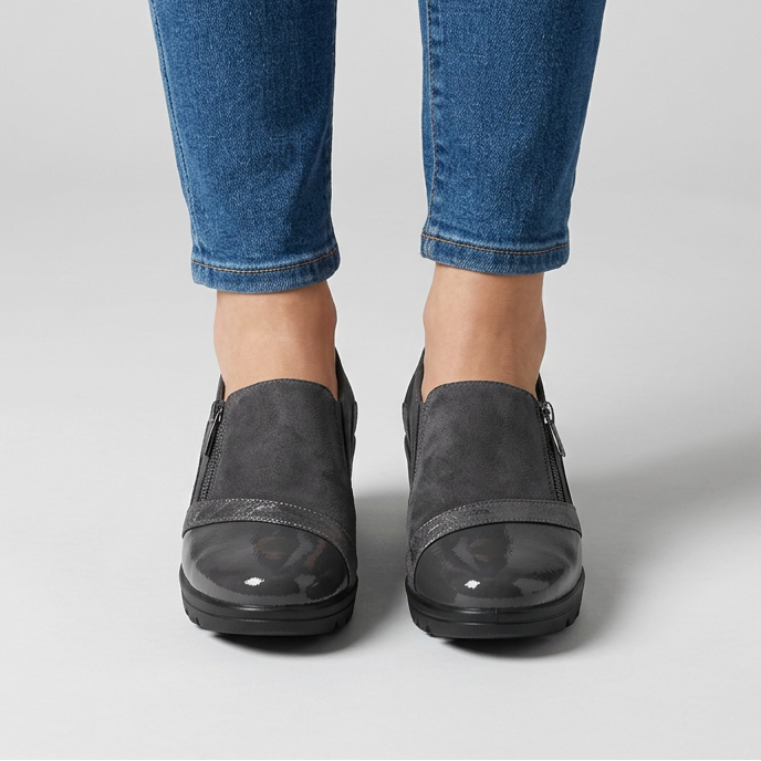 Four-Color Heeled Moccasins