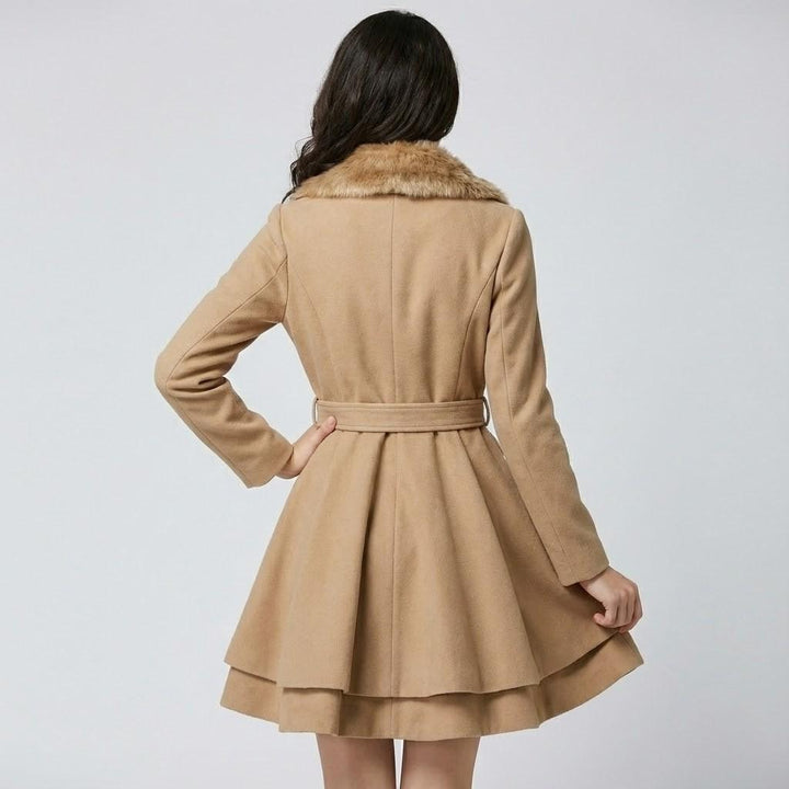 Chic Fitted Winter Coat with Luxurious Soft Collar