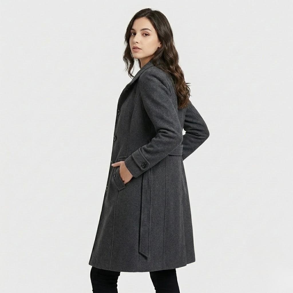 Chic Urban Fitted Coat in Luxurious Wool Blend