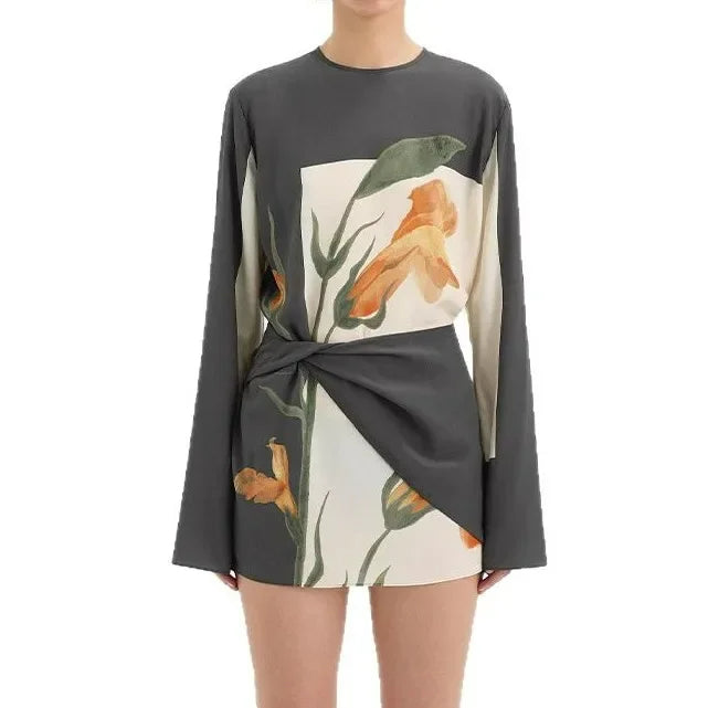 Constance Mini Dress with Flowers and Twist Design