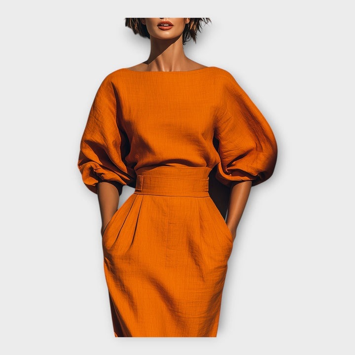 Sophisticated Dress with a Chic Design and Minimalist Appeal