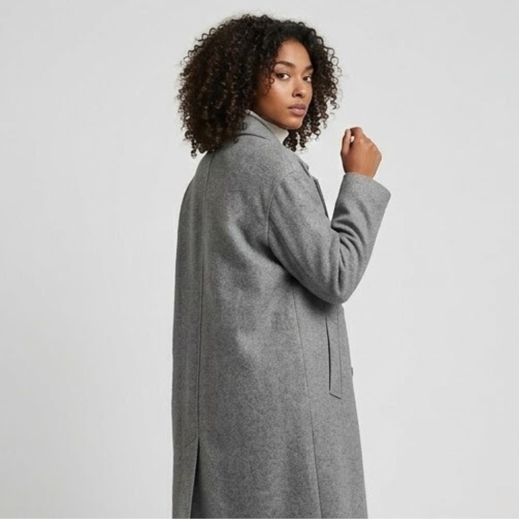 Chic Long Coat with Timeless Lapels