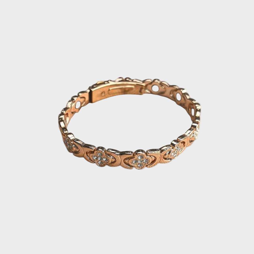 Mavreta - magnetic copper bracelet with elegance and timeless charm