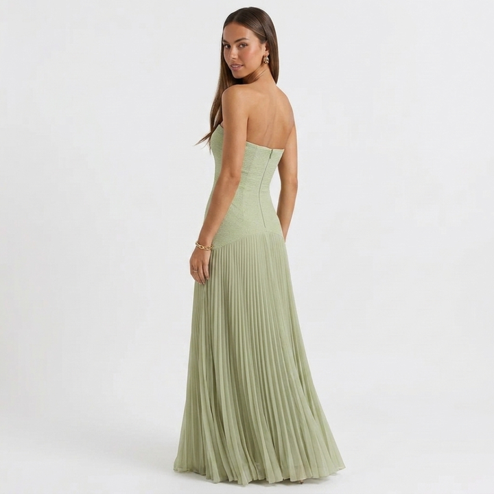 Penélope - Shoulder-Baring Dress