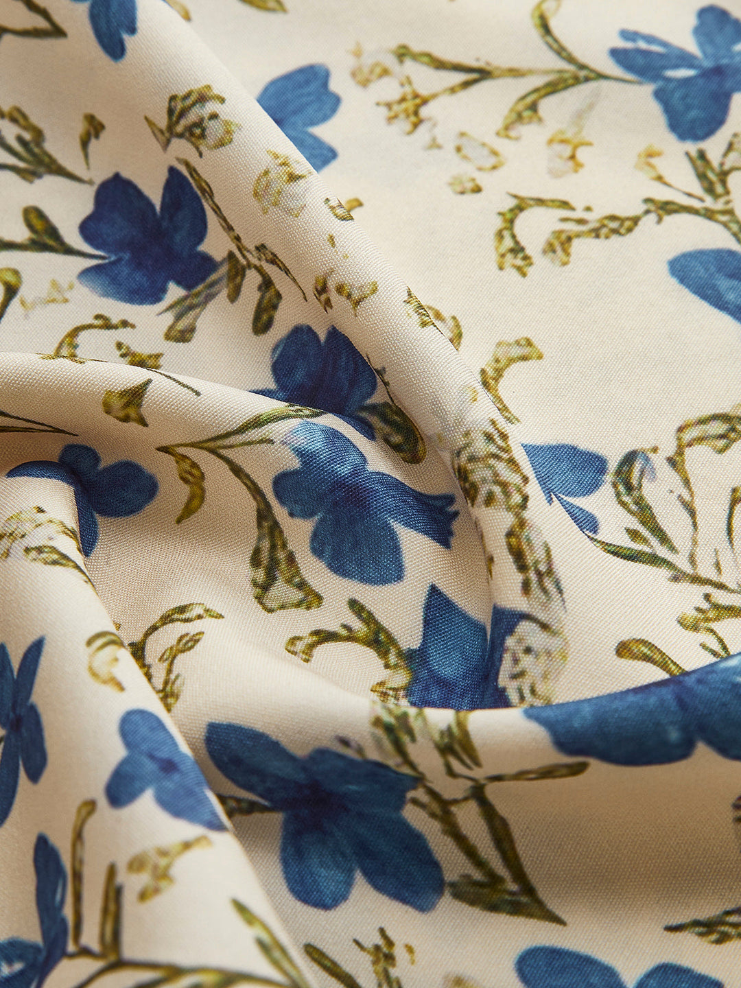 Maxi Dress with Floral Pattern and Tied Waist