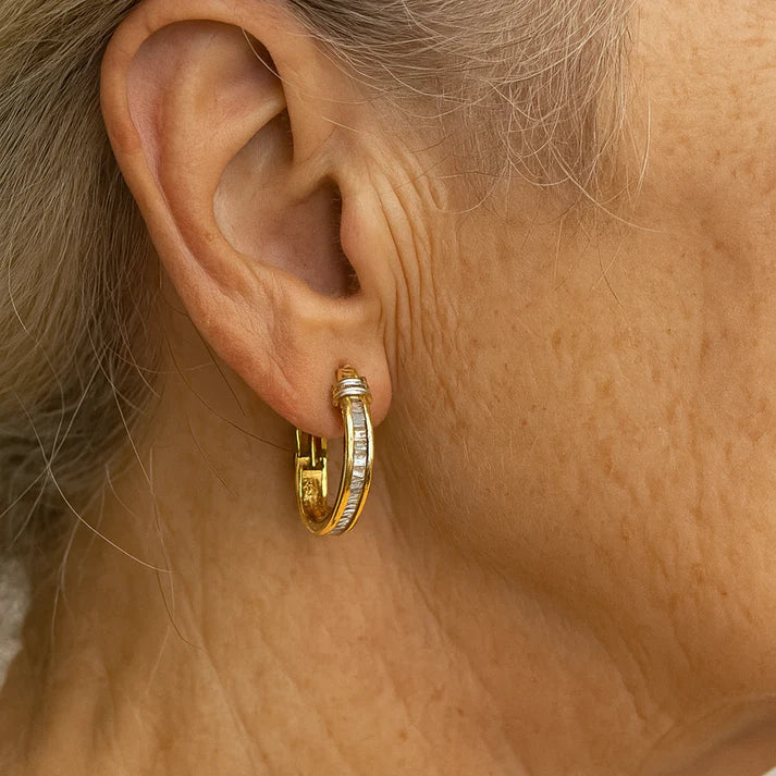 Retro earrings made of gold and diamond