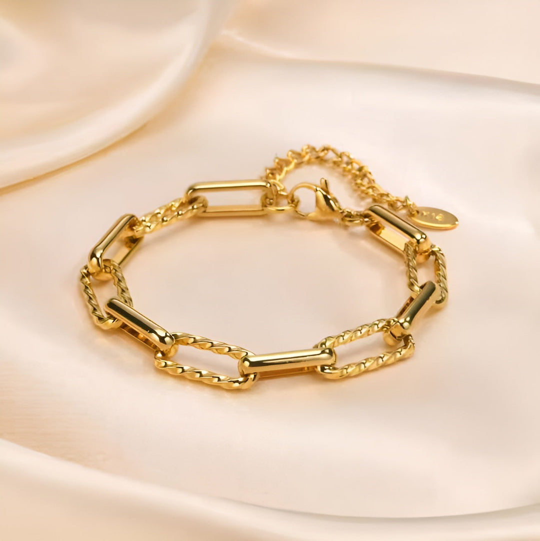 Lorielle Gold Bracelet with Thick Links