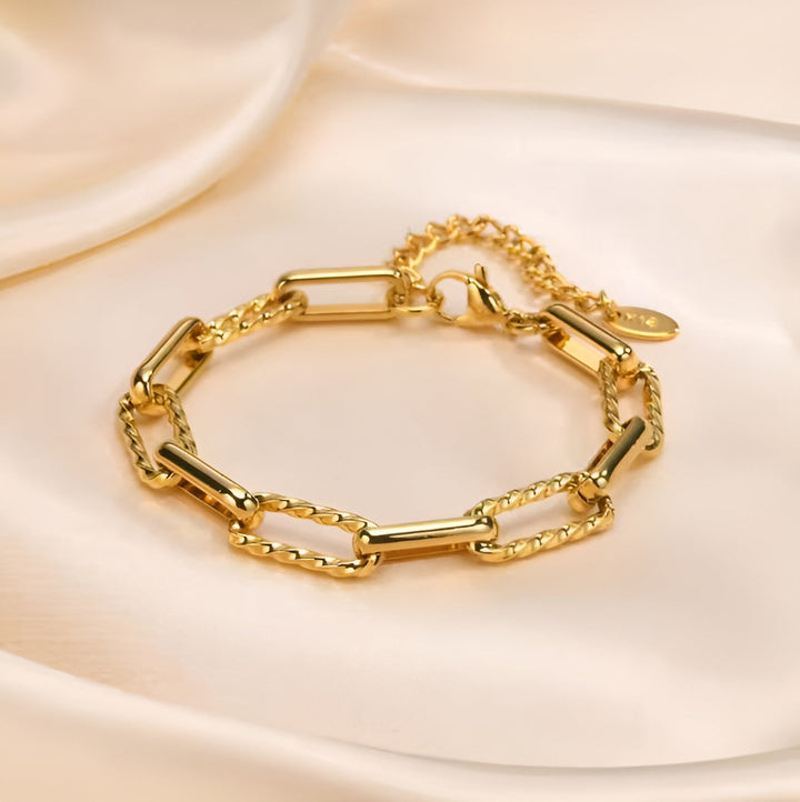 Lorielle Gold Bracelet with Thick Links