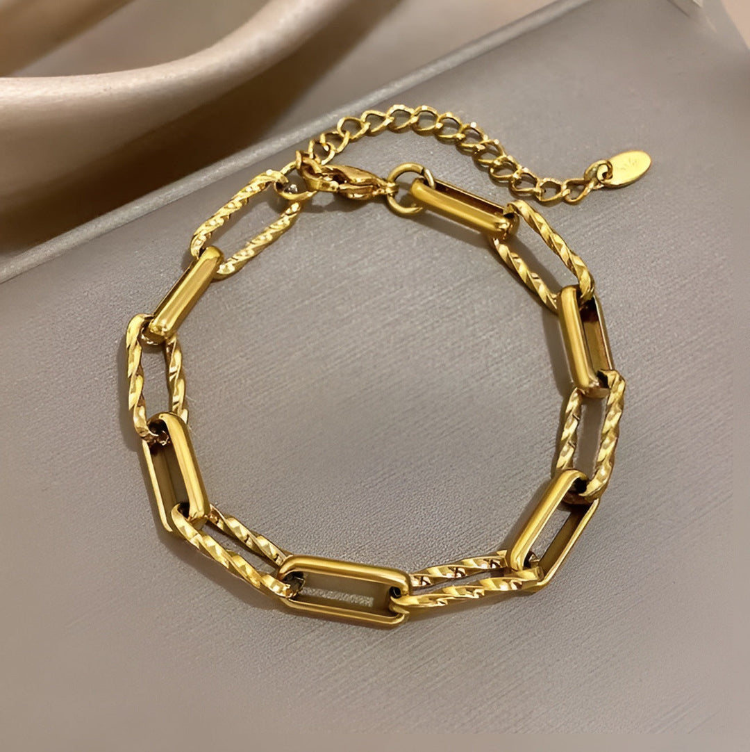 Lorielle Gold Bracelet with Thick Links