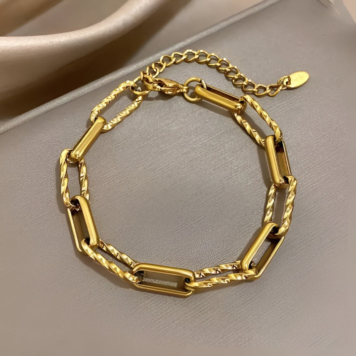 Lorielle Gold Bracelet with Thick Links