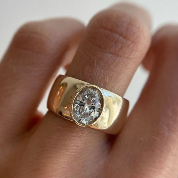 Felice - Vintage Gold Ring with Solitaire
