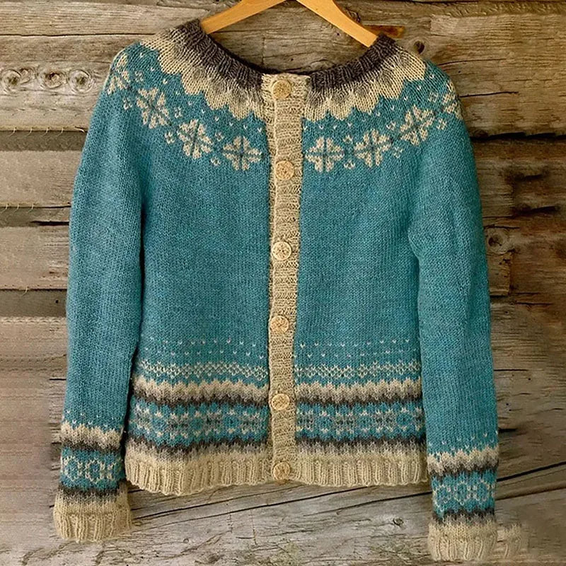 Cassandra | Knitted Cardigan in Vintage Style