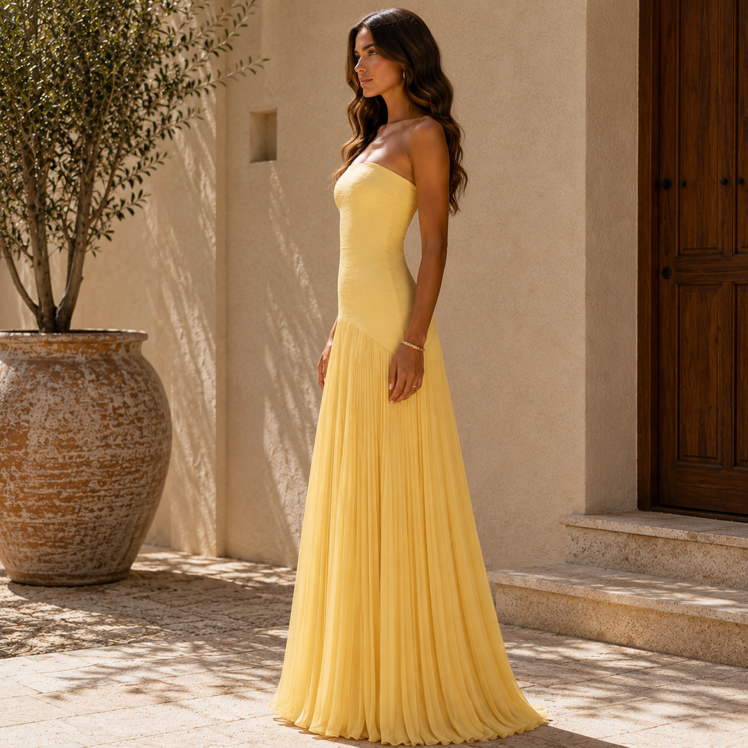 Almudena™ Robe | Refined Elegance with a Touch of Sensitivity