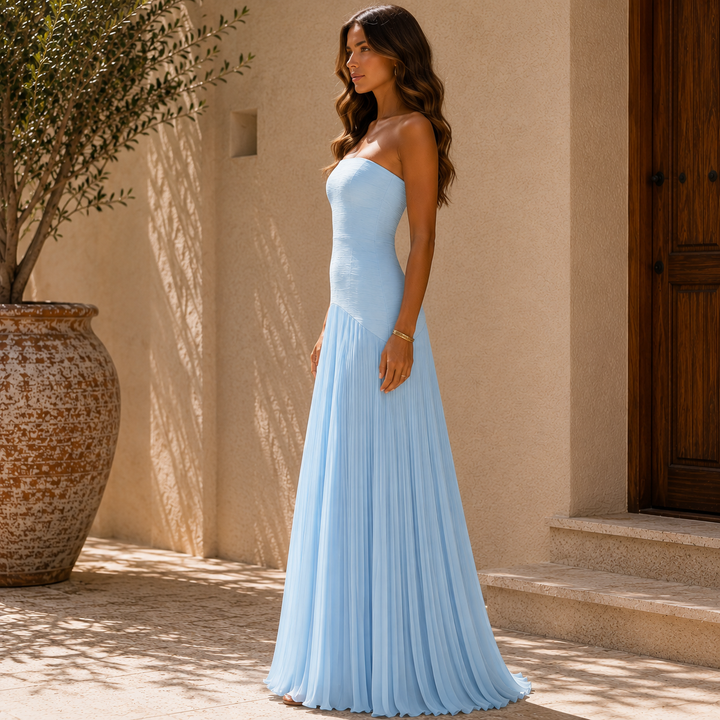 Almudena™ Robe | Refined Elegance with a Touch of Sensitivity